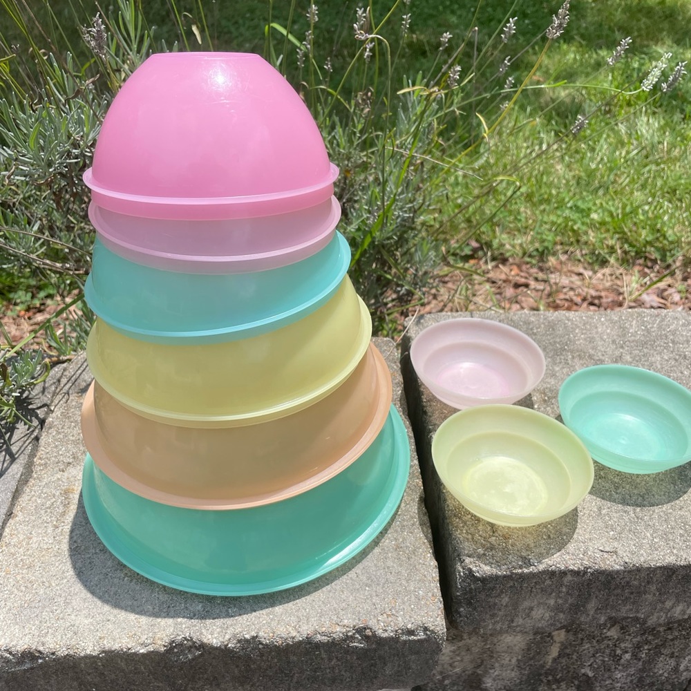 Vintage Tupperware Wonderlier Collection Nesting Bowls + 3 mini Tupperware Bowls